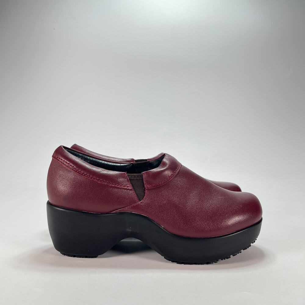 SR Max Geneva Burgundy Leather Slip Resistant Work Clogs Shoes Women's Size 6.5